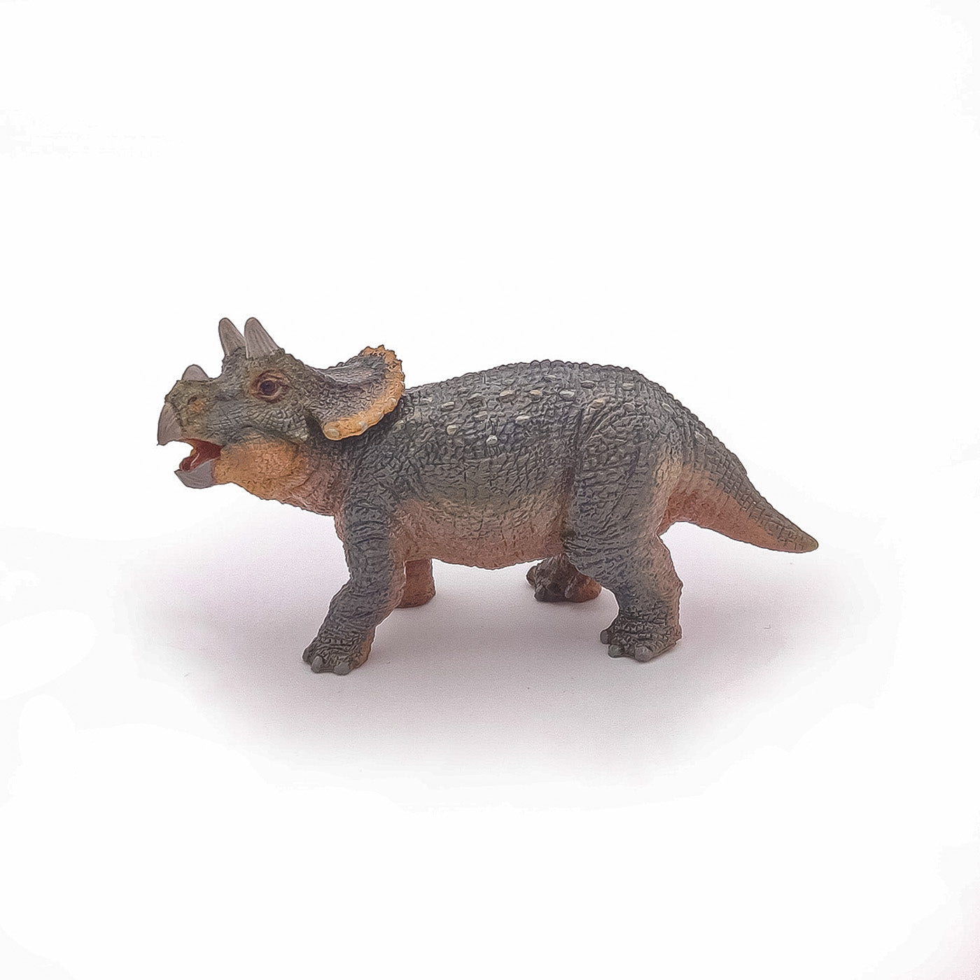 Papo figurina dinozaur triceratops tanar