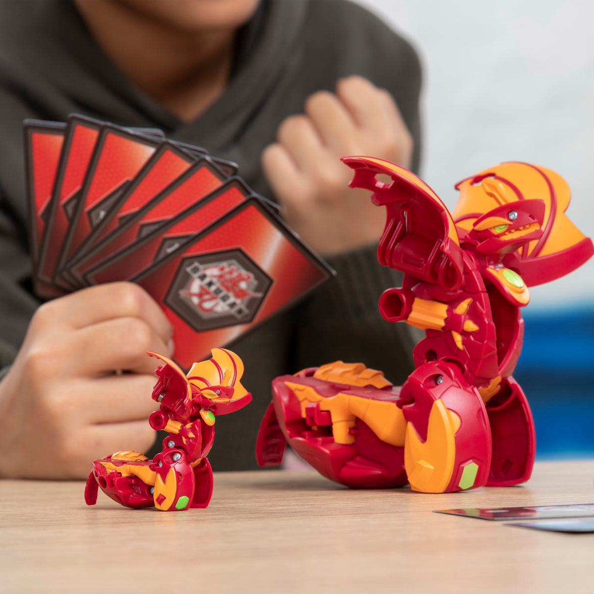 Bakugan s2 bila ultra dragonoid cu echipament baku-gear magma blaster