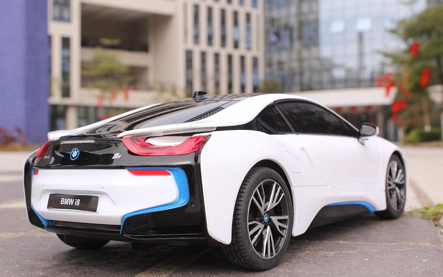 Masina cu telecomanda bmw i8 scara 1 la 18