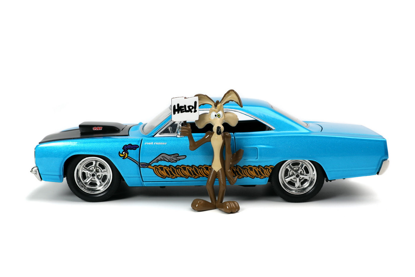 Looney tunes road runner set masinuta metalica  1970 plymouth scara 1:24 si figurina wile e coyote