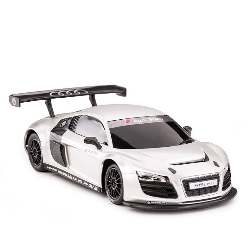 Masinuta metalica audi r8 argintie scara 1 la 24