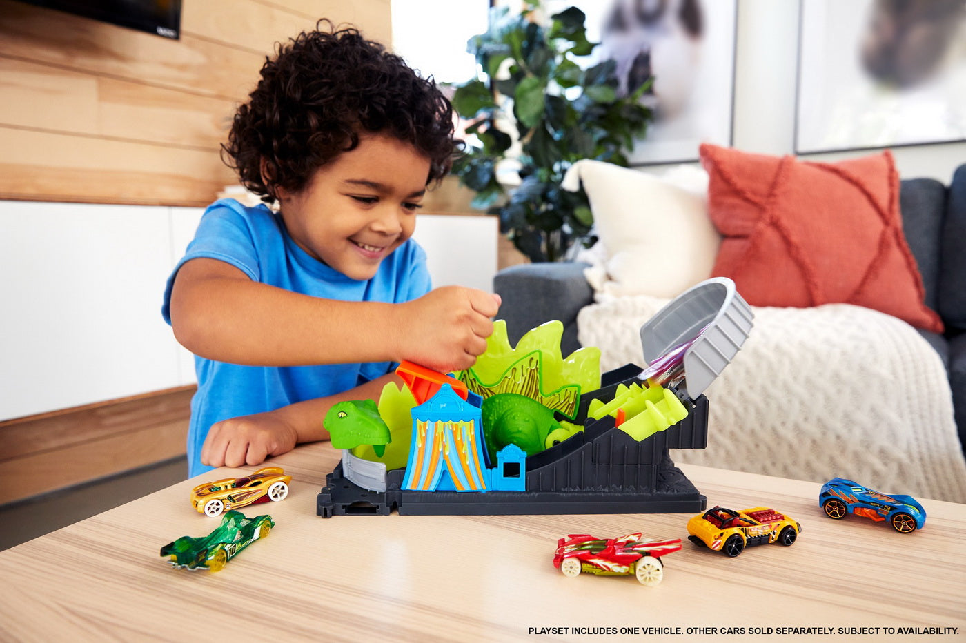 Hot wheels city cursa cu obstacol atacul dino