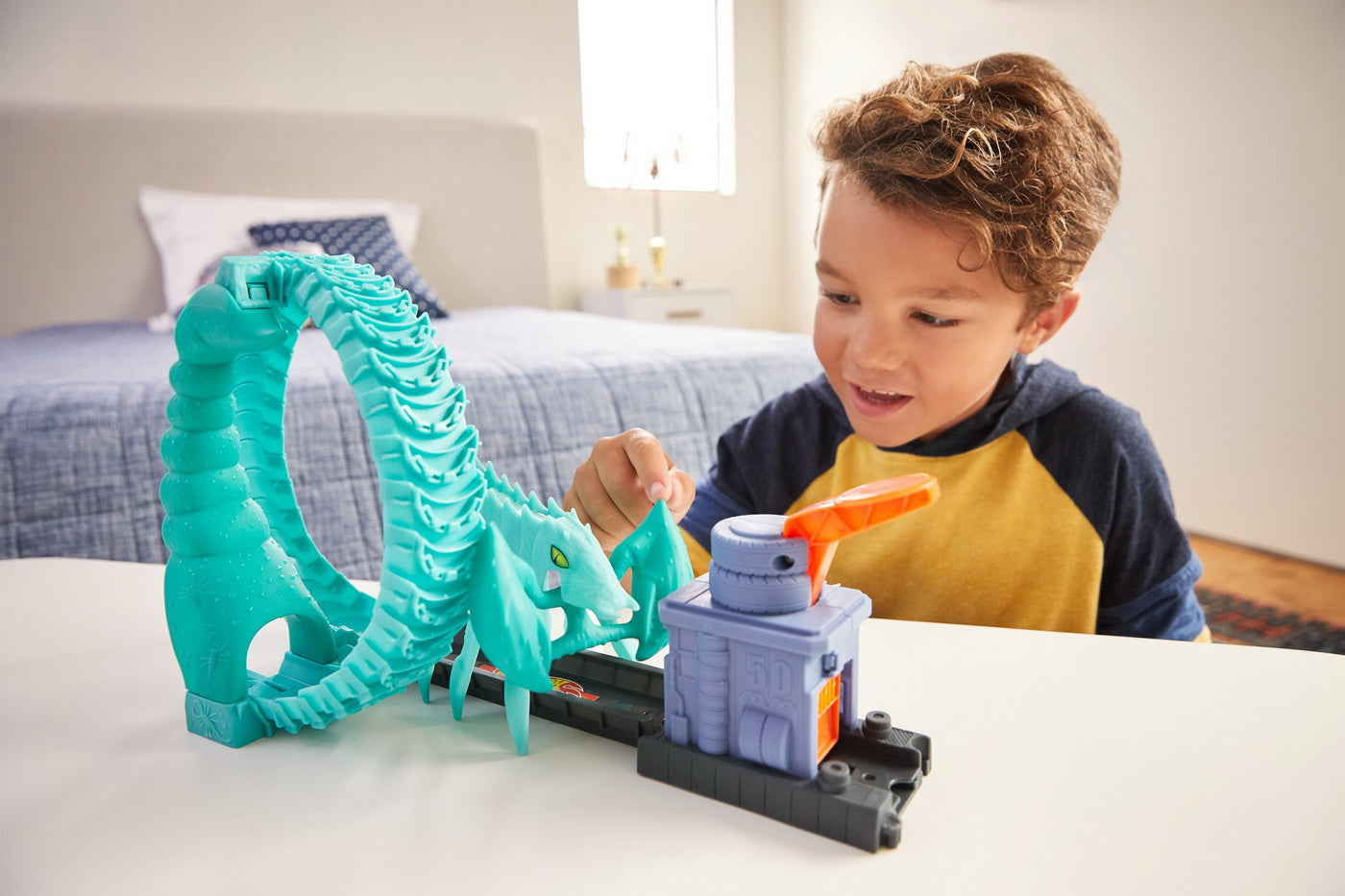 Hot wheels city cursa cu obstacol atacul scorpionului