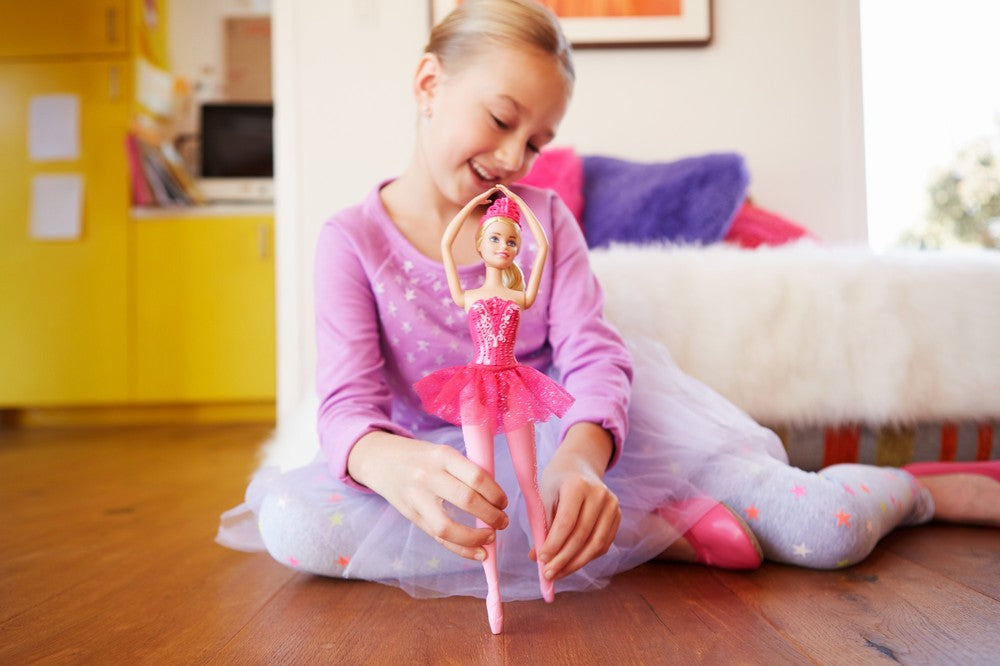 Papusa barbie balerina costum roz