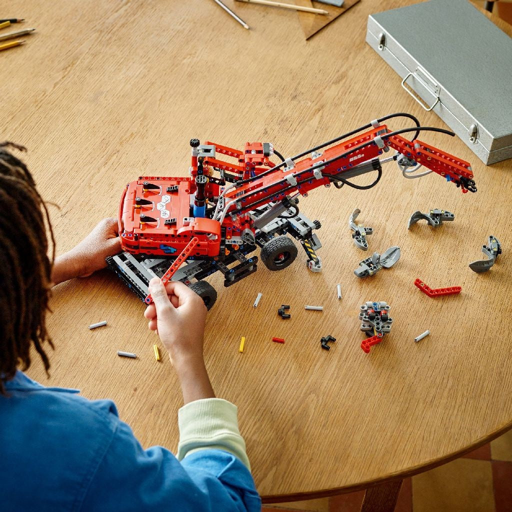 Lego technic manipulator de materiale 42144