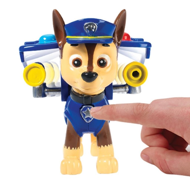 Figurina si insigna paw patrol chase politist 6.3 cm