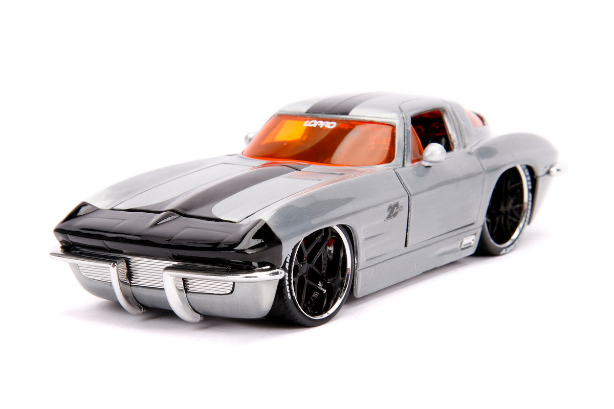 Macheta metalica chevy corvette 1963 scara 1 la 24