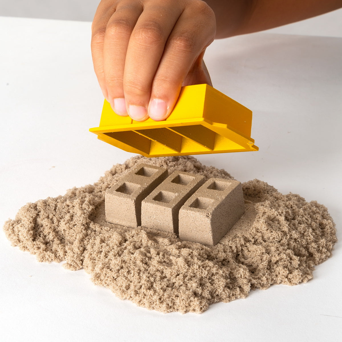 Kinetic sand set pentru constructii 2in1