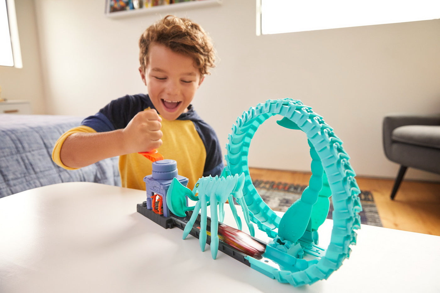 Hot wheels city cursa cu obstacol atacul scorpionului