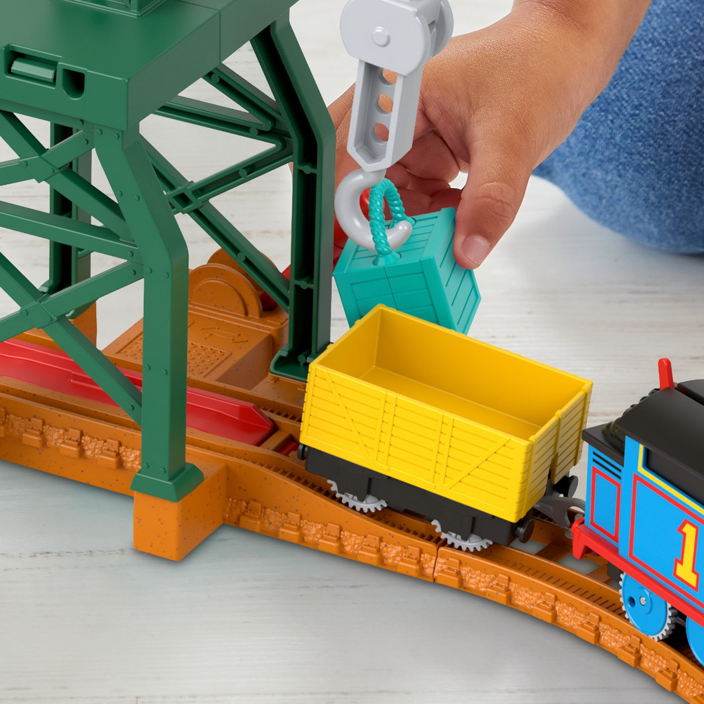 Thomas set de joaca cu locomotiva cranky motorizata si accesorii