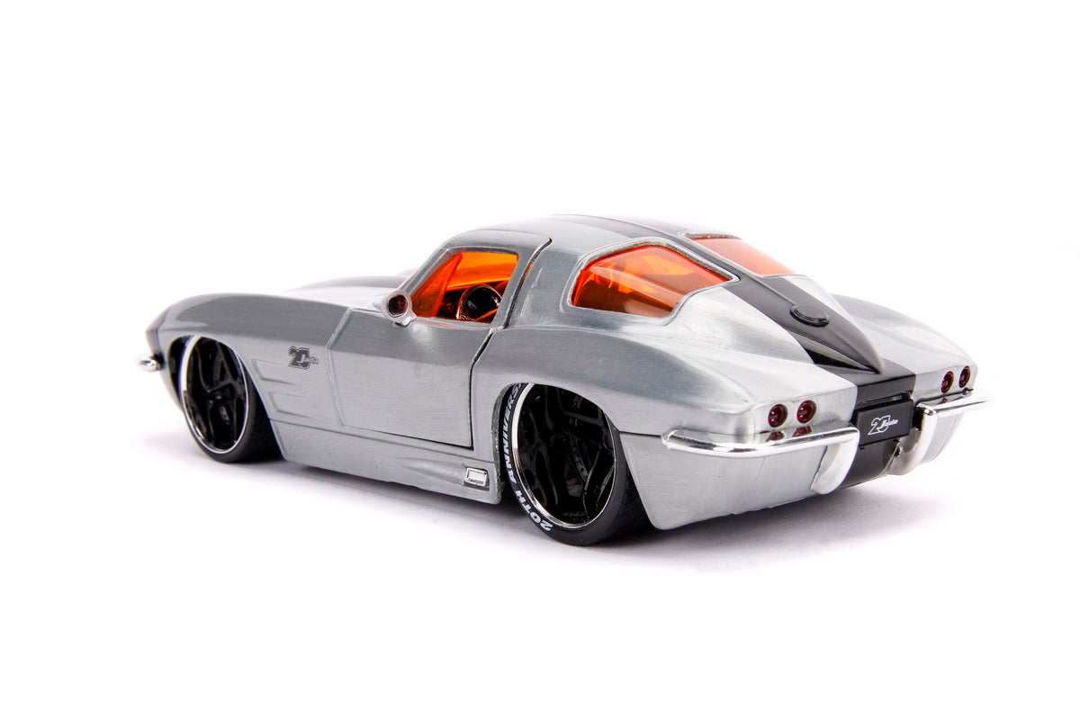 Macheta metalica chevy corvette 1963 scara 1 la 24