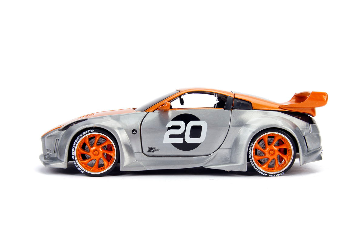 Macheta cadillac nissan 350z 2003 scara 1 la 24