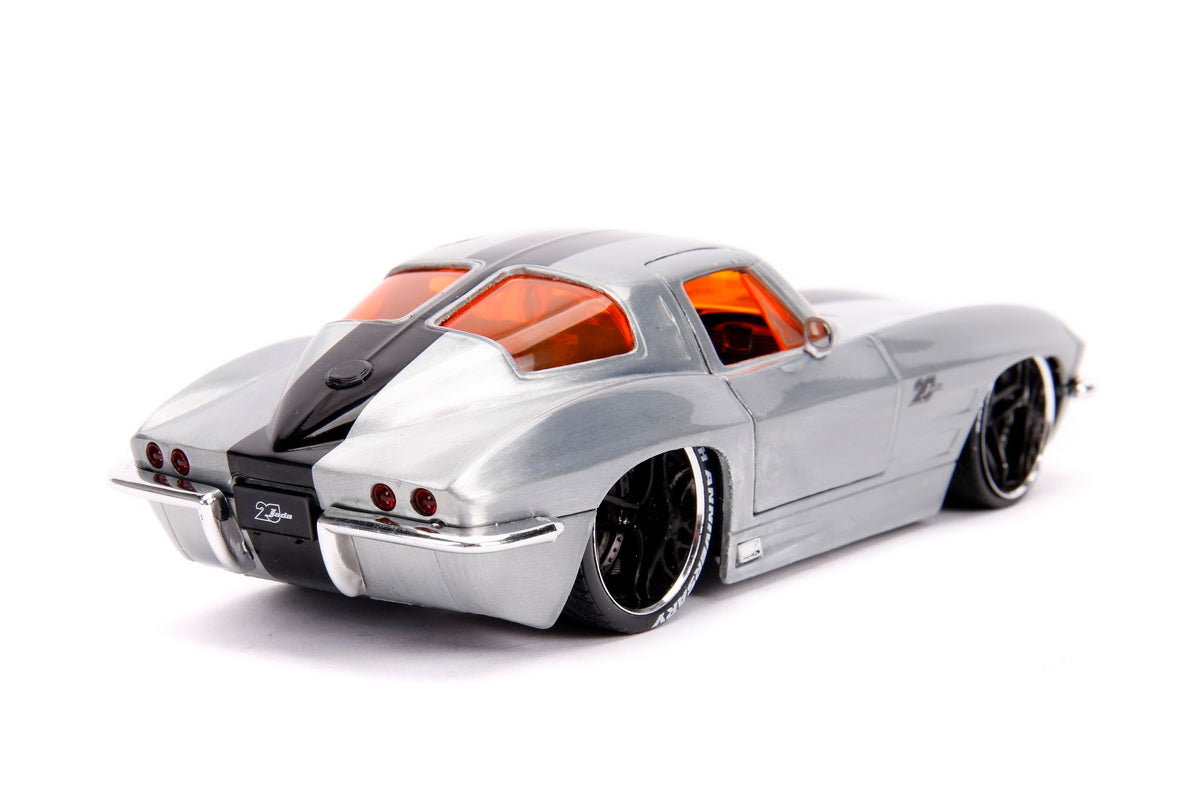 Macheta metalica chevy corvette 1963 scara 1 la 24