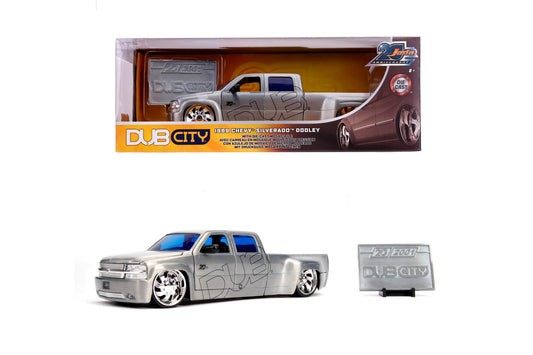 Macheta metalica chevy silverado 1999 scara 1 la 24